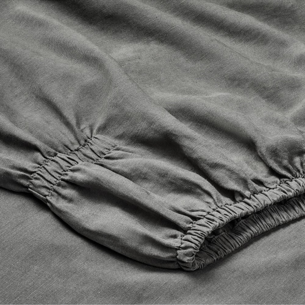 Casaluna 4pc California King 100% Linen Sheet Set Dark Gray - BRAND NEW - Picture 5 of 8